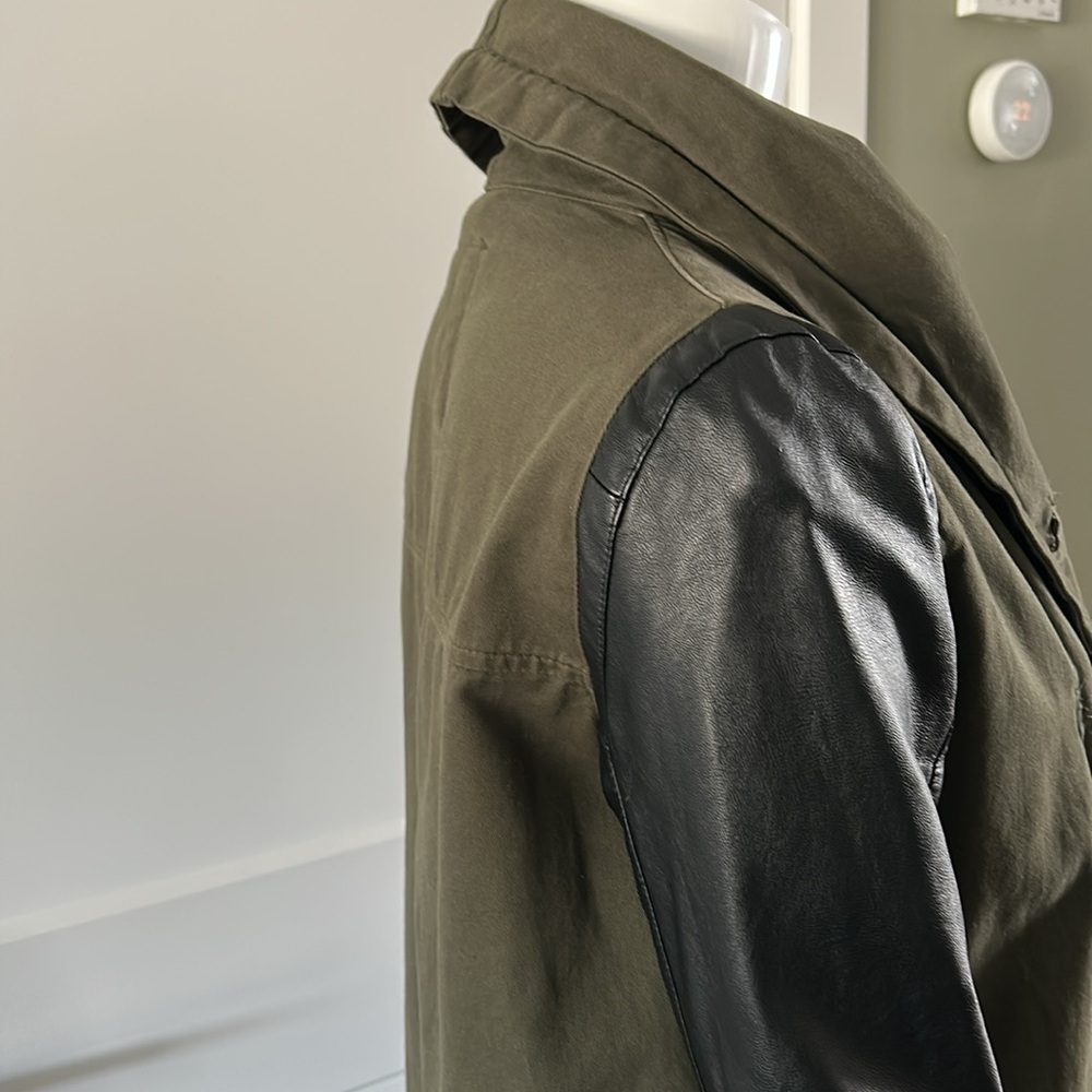 Love Destroyed Waterfall Bikers Jacket Cdn 🇨🇦 made - Picture 8 of 15